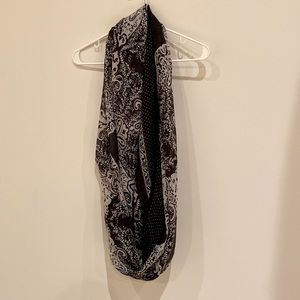 Black and white infinity scarf